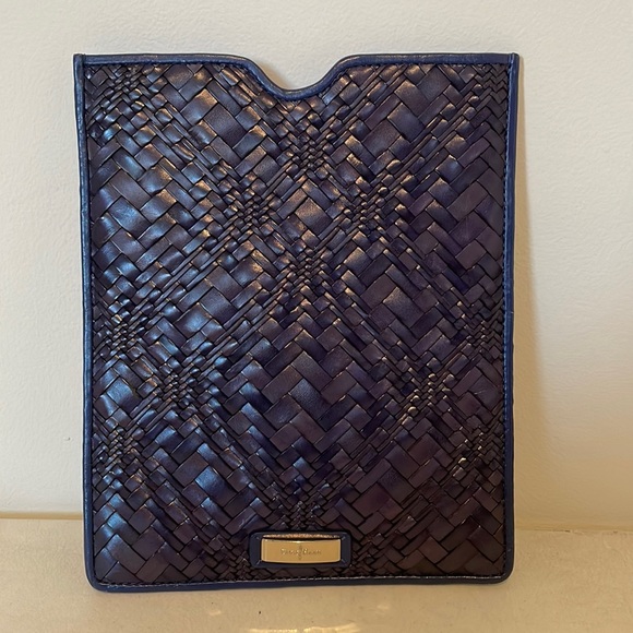 Cole Haan Leather IPad case - Picture 1 of 3
